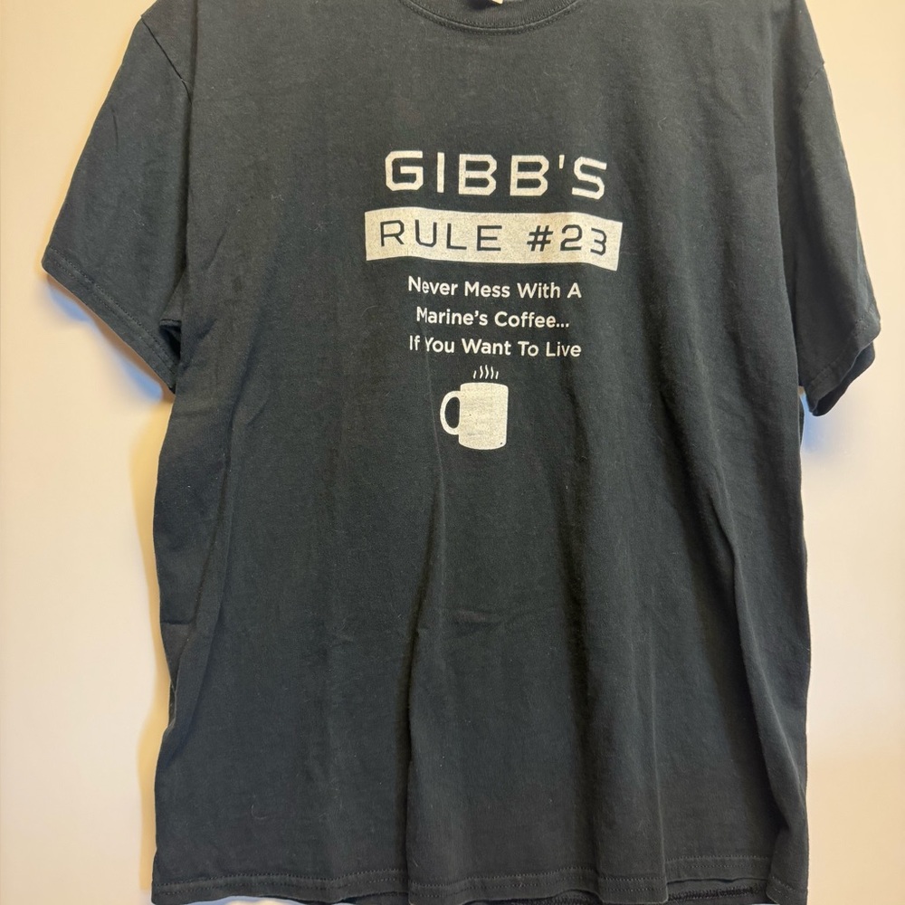 Gildan Black‎ T-Shirt with White Graphic Print